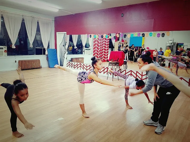TamiCo. Dancing