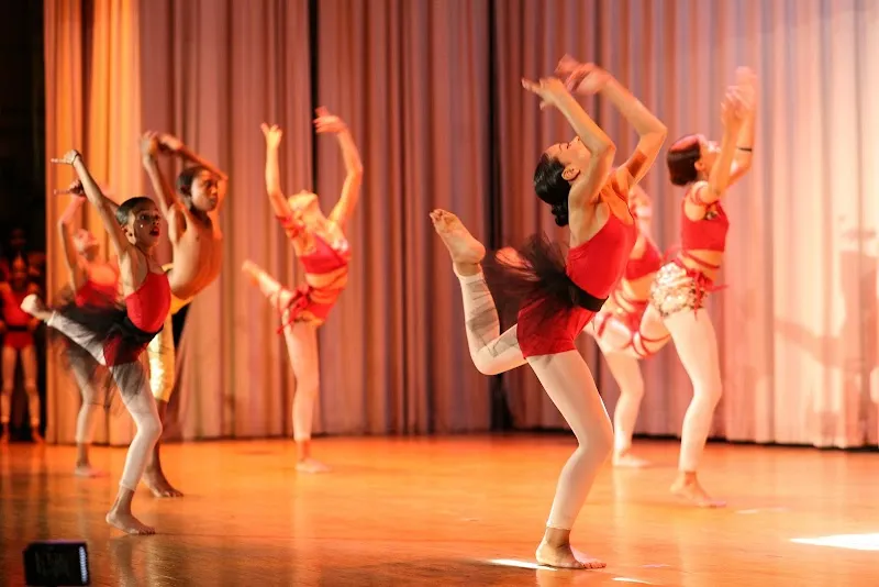 TamiCo. Dancing