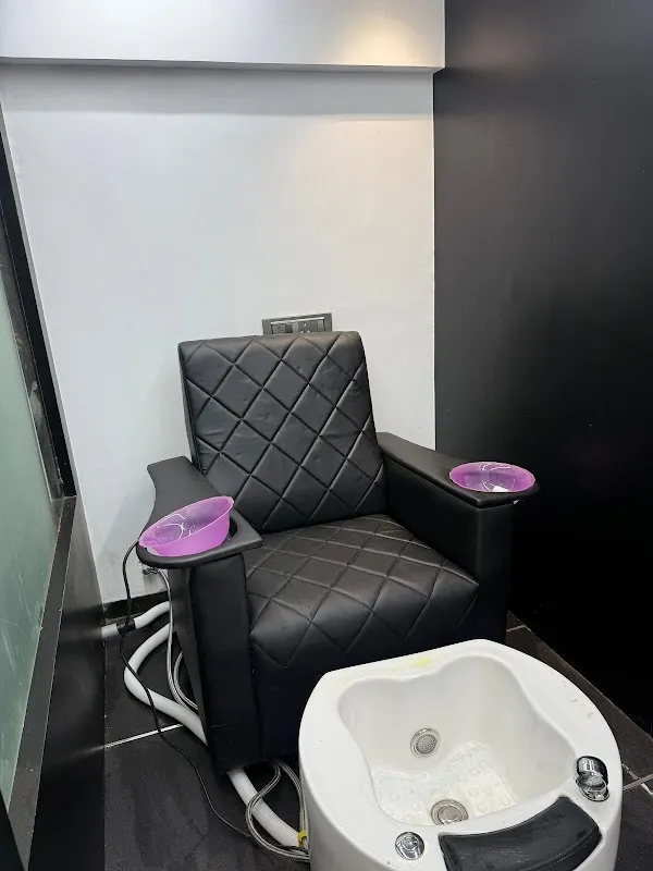Embellish - The Family Salon