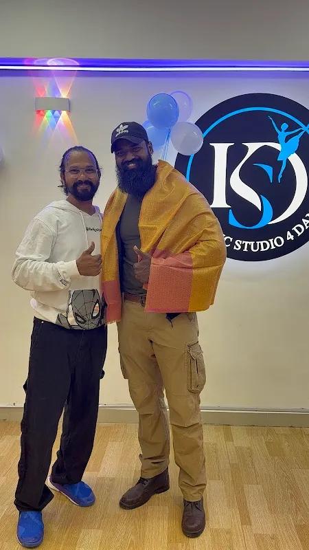 Kosmic Studio 4 Danz | DANCE & ZUMBA CLASSES - Shivam Rd, DD Colony