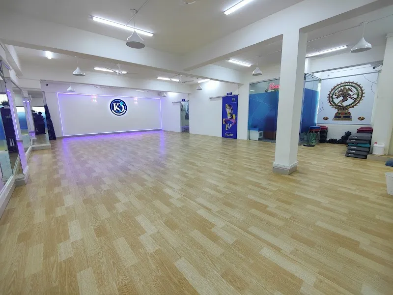 Kosmic Studio 4 Danz | DANCE & ZUMBA CLASSES - Shivam Rd, DD Colony