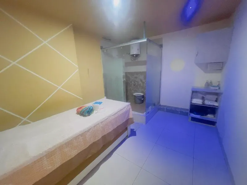 Sky land unisex salon and spa