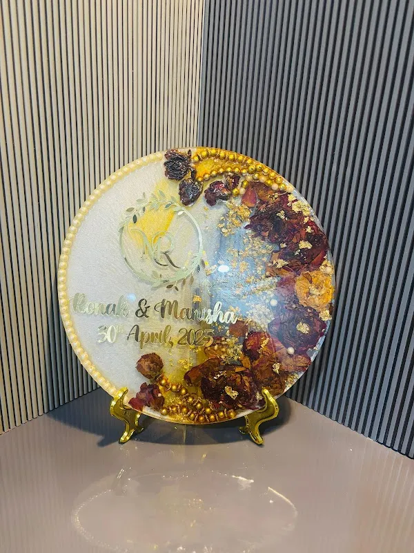Dream art studio (resin and calligraphy class)