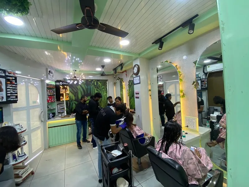 The HeadMasters unisex salon