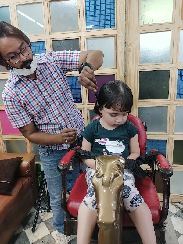 The HeadMasters unisex salon
