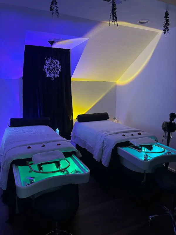 Black Swan Holistic Head Spa