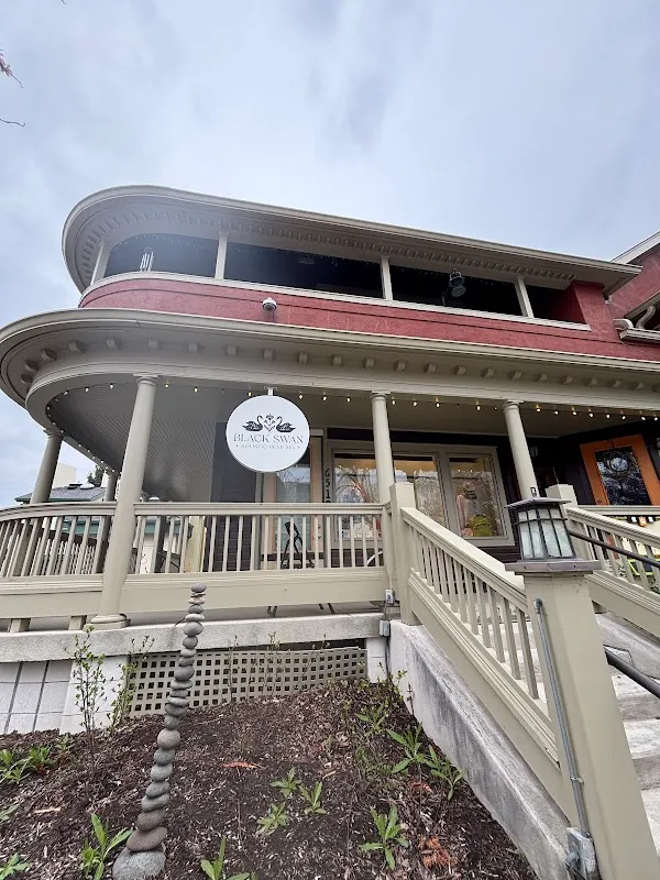 Black Swan Holistic Head Spa