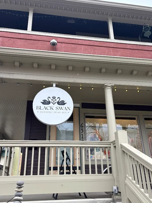 Black Swan Holistic Head Spa