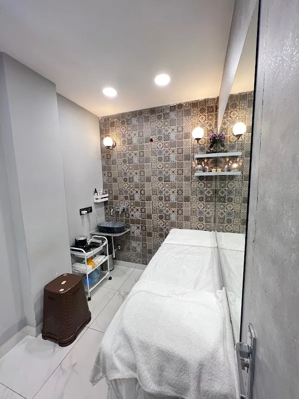 The Bronze Era Luxury Salon
