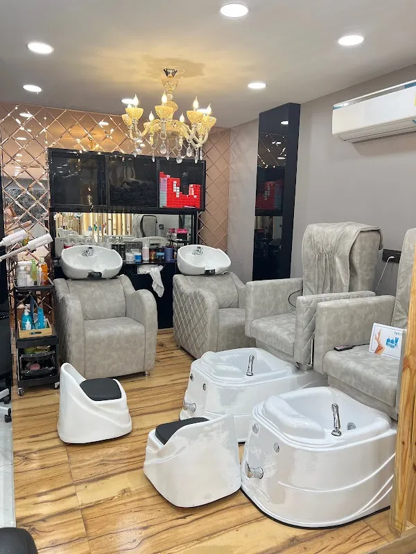 The Bronze Era Luxury Salon