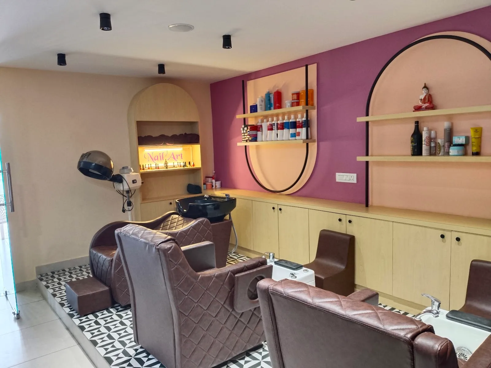 Cheap and Best Affordable Women's Salon, Mannivakkam
