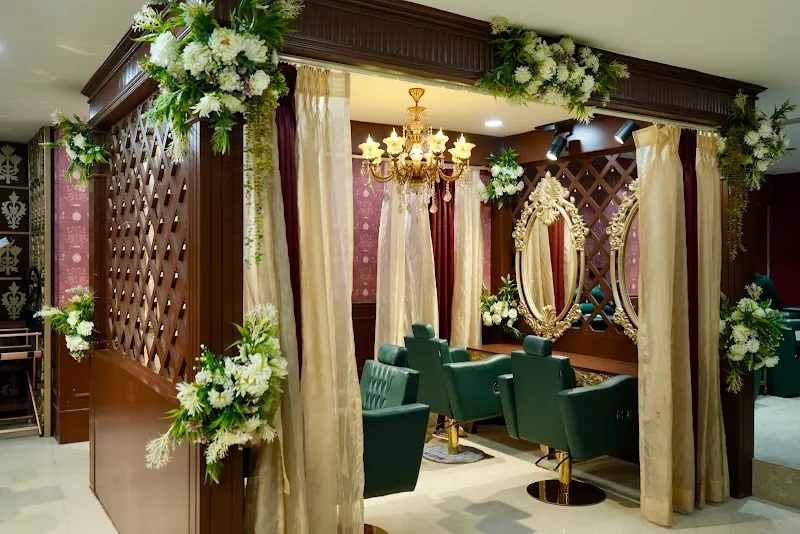 she n me salon