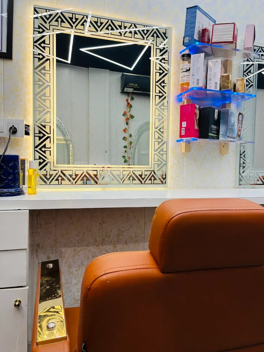 Aura unisex salon