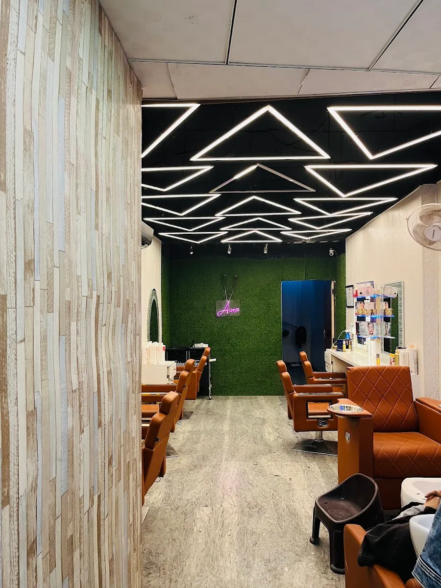 Aura unisex salon
