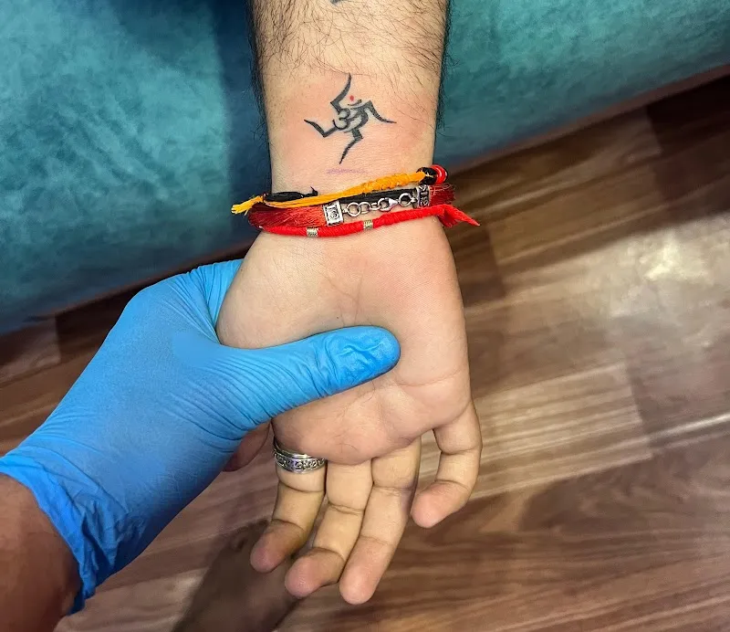 Lucky Tattoos & Permanent Makeup Studio
