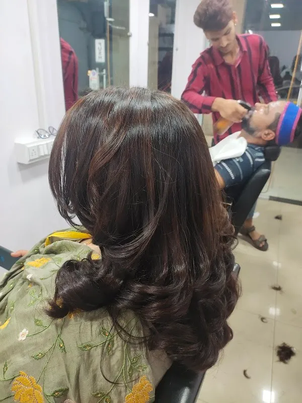A star unisex salon