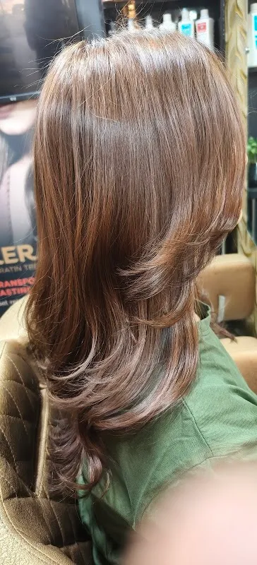 A star unisex salon