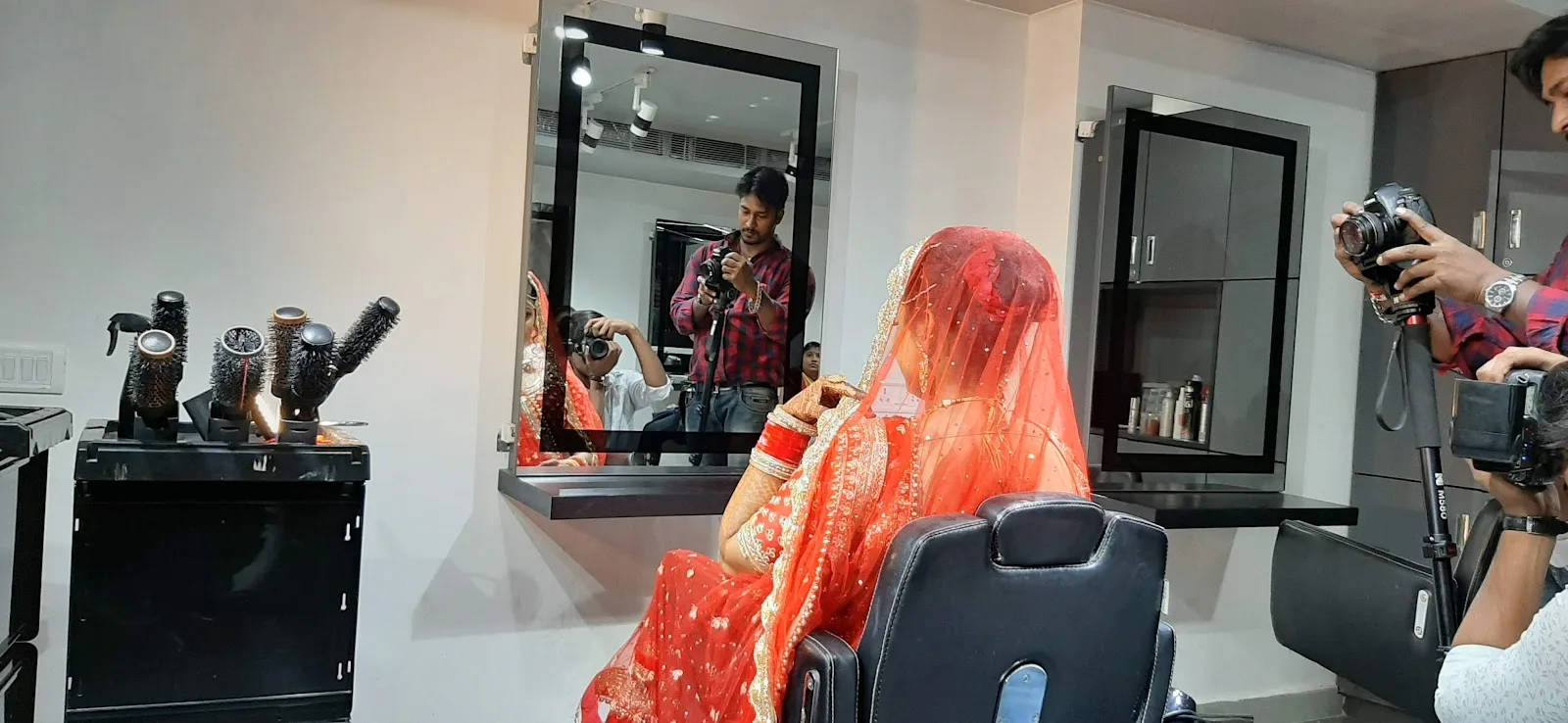 Lakme Salon in Patliputra Colony,Patna