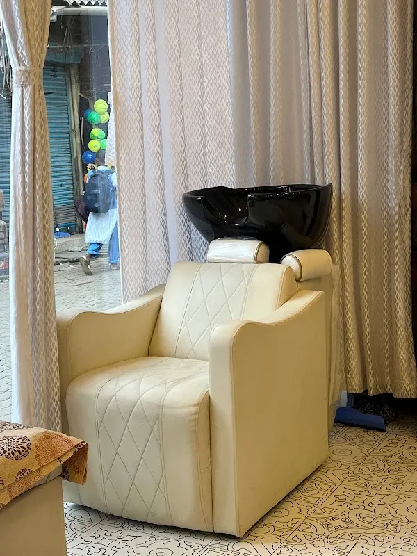 VELORA UNISEX SALON