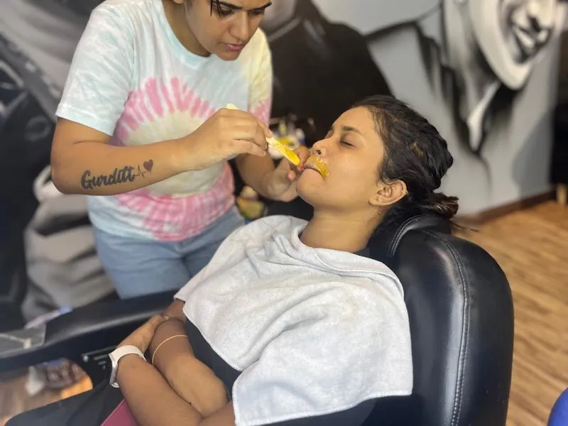 Maan Classic Barbershop and Beauty Spa Gelang Patah Johor