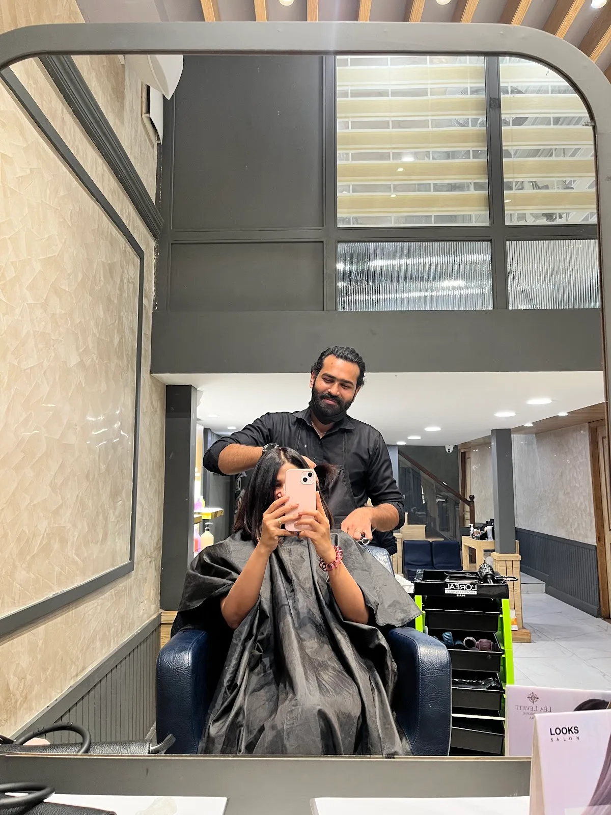Looks Salon Noida Sector 128