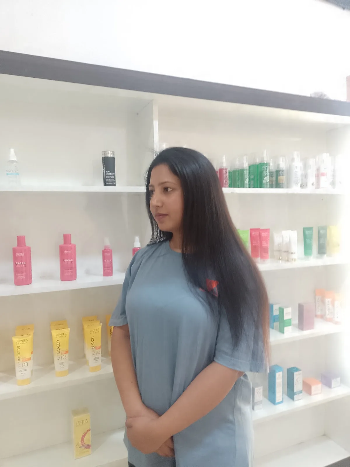 VR UNISEX SALON