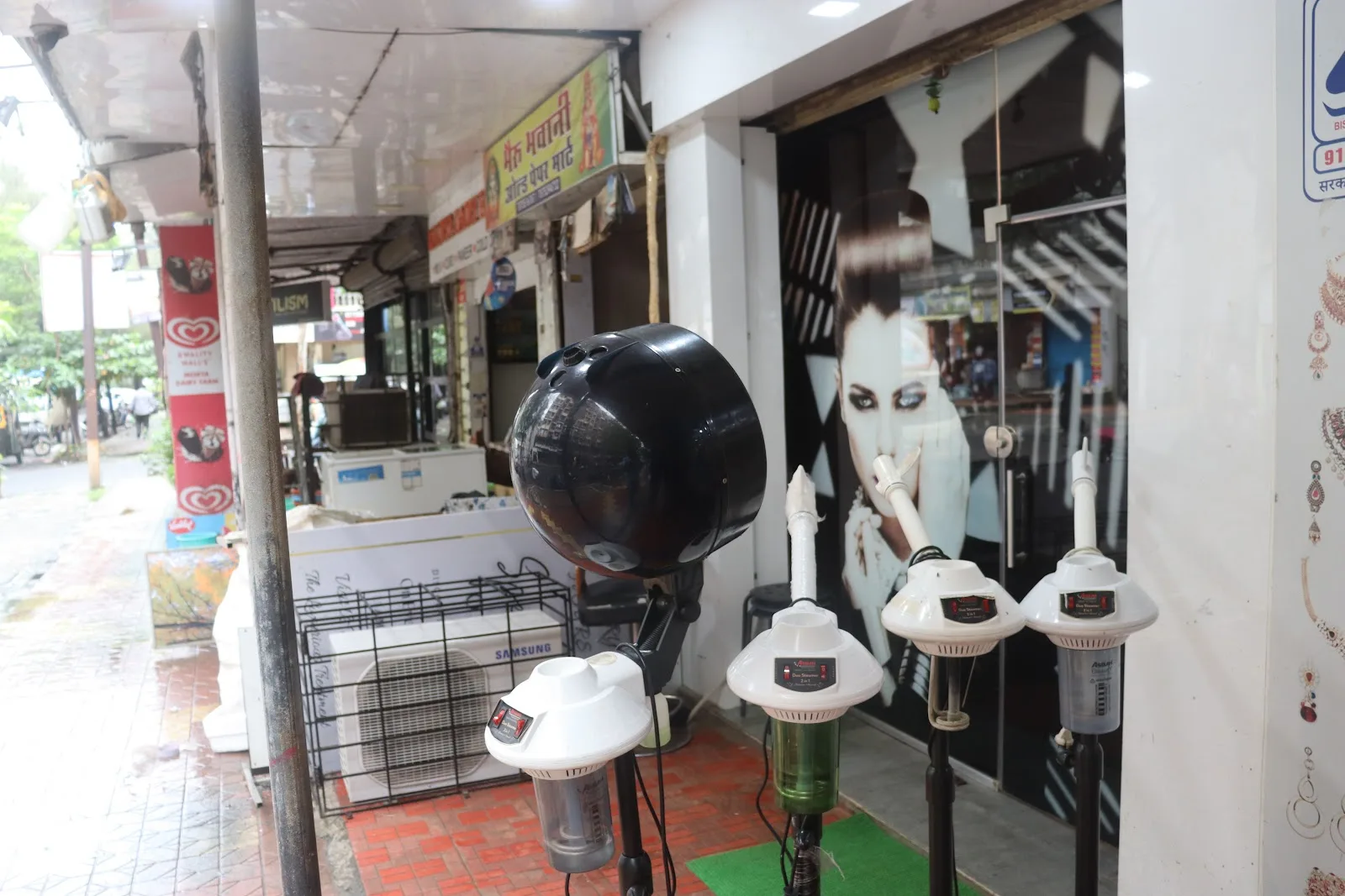 Belle The Girls Hub Beauty Parlour,Salon,Salon for women,Hair Beauty,Nails,Manicure,Pedicure.