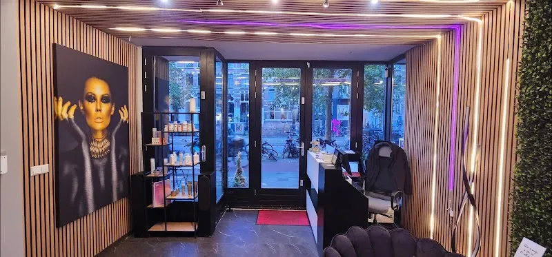 Colour Lounge Beauty