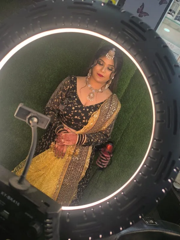 Suman's SALON & SPA (ladies only)