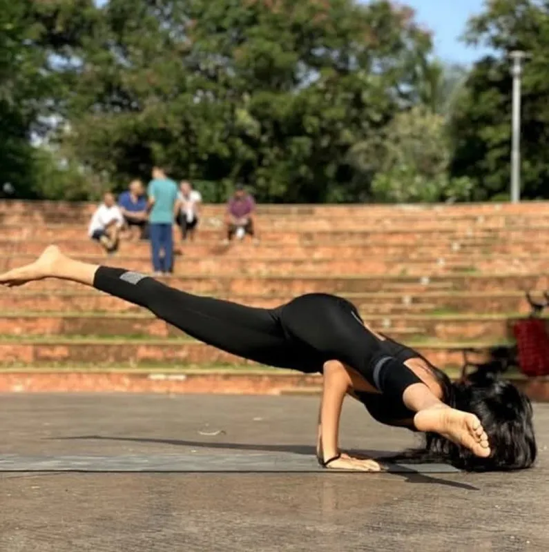 Neera Artistic Yoga
