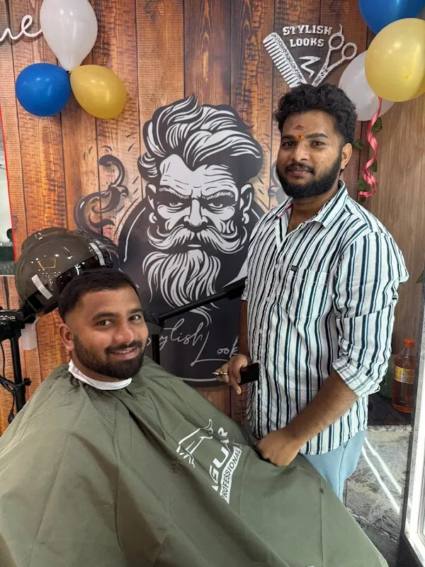 Stylish Looks Men's beauty Salon