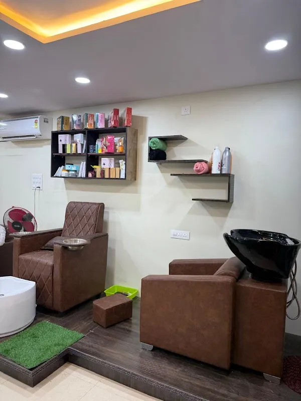Stylish Looks Men's beauty Salon