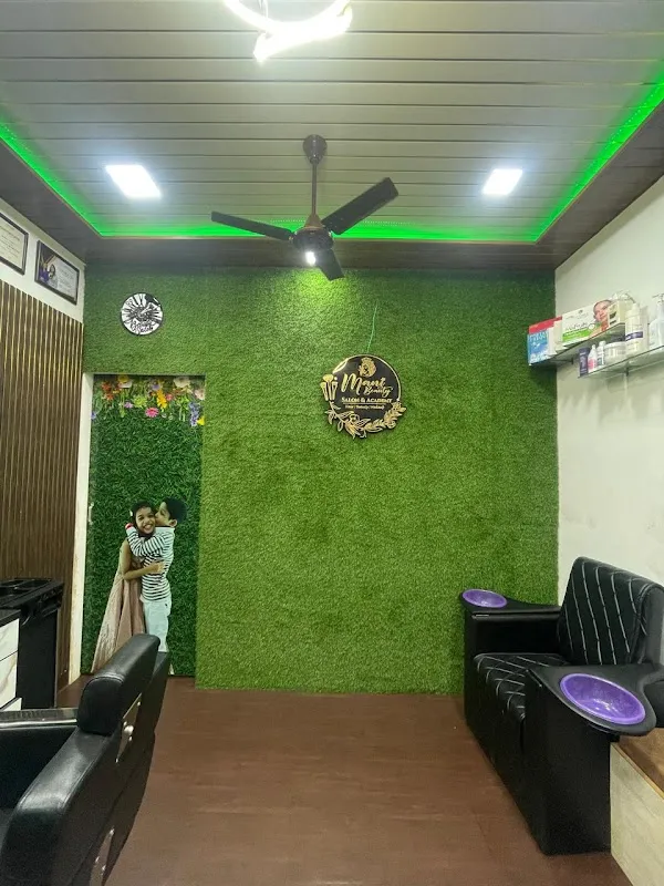 Mani's Beauty Salon & Academy