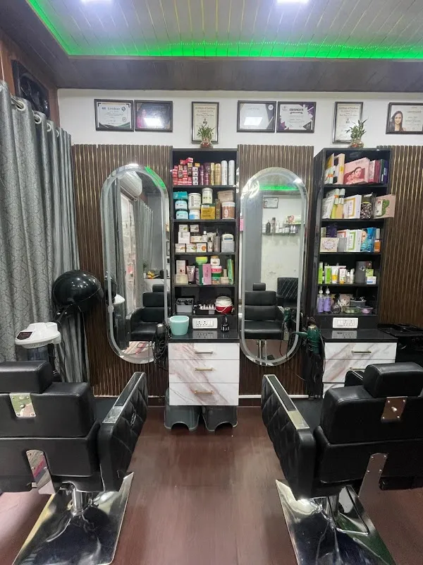 Mani's Beauty Salon & Academy
