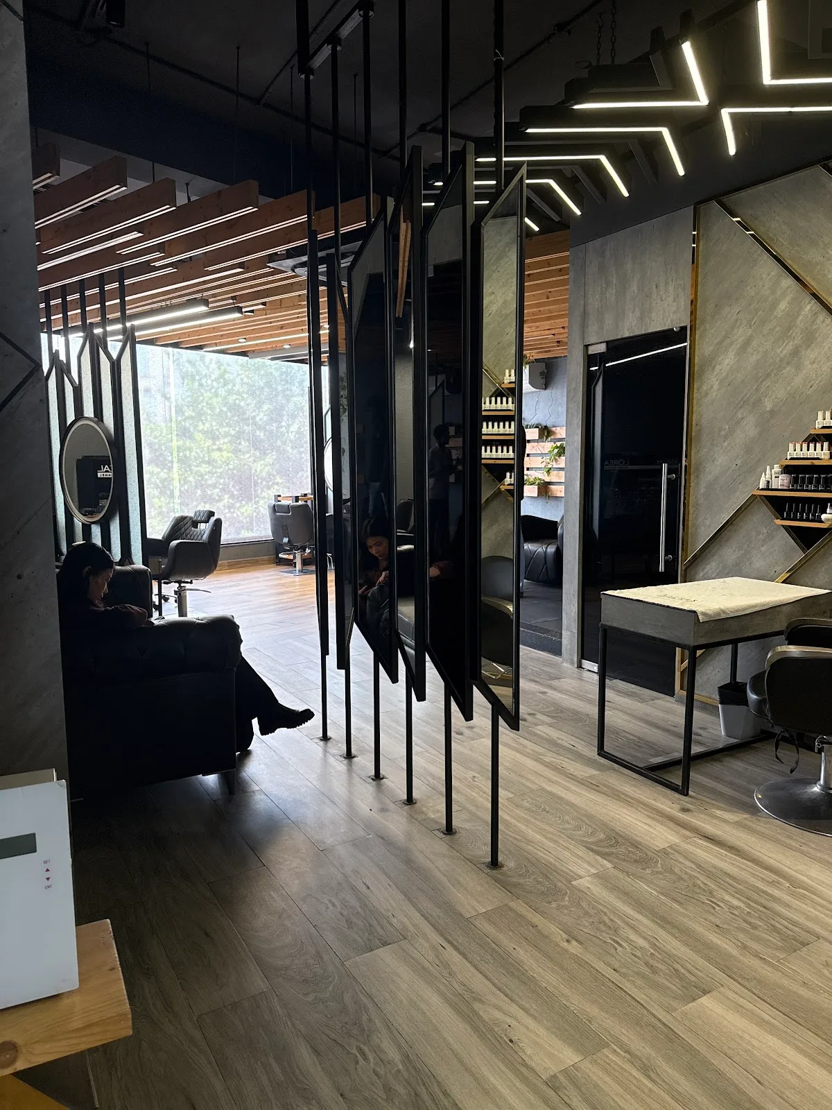 Zazzle Salon & Academy - Velachery Chennai