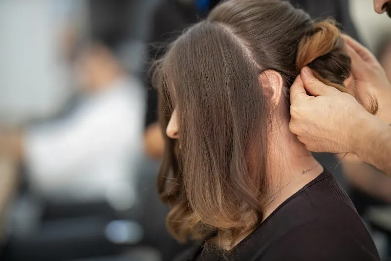 THE ELEGANCE PROFESSIONAL SALON | Unisex Salon (men&women) & Hair/Skin/Beauty/Makeup.