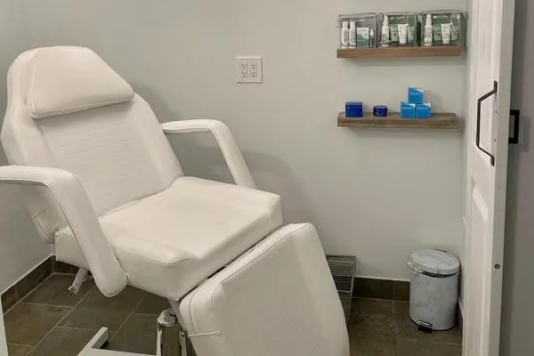 Liquid Salon