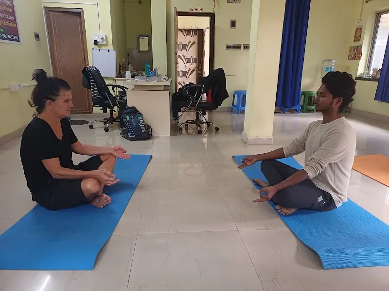 𝐘𝐨𝐠𝐚 𝐒𝐚𝐦𝐚𝐝𝐡𝐚𝐧 | Best yoga classes in kolkata