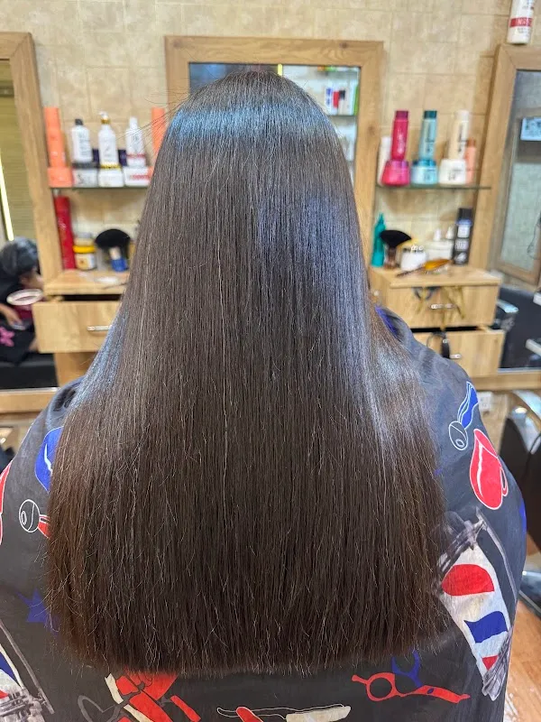 Clips N Cutz Hair & Beauty Unisex Salon