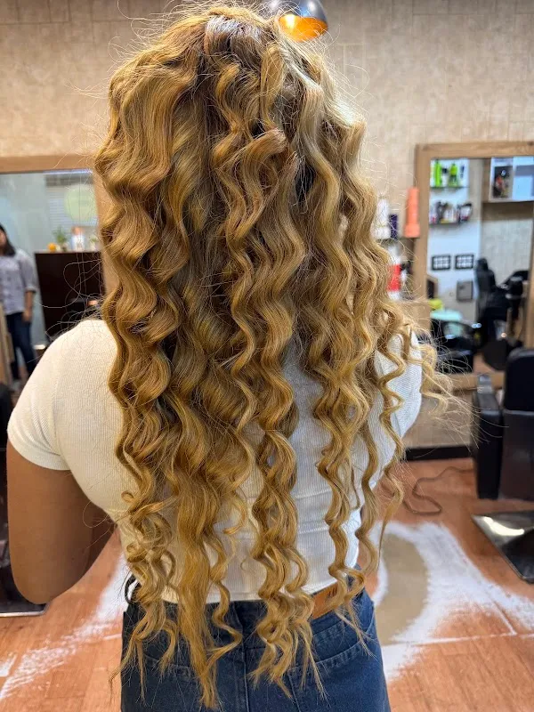 Clips N Cutz Hair & Beauty Unisex Salon