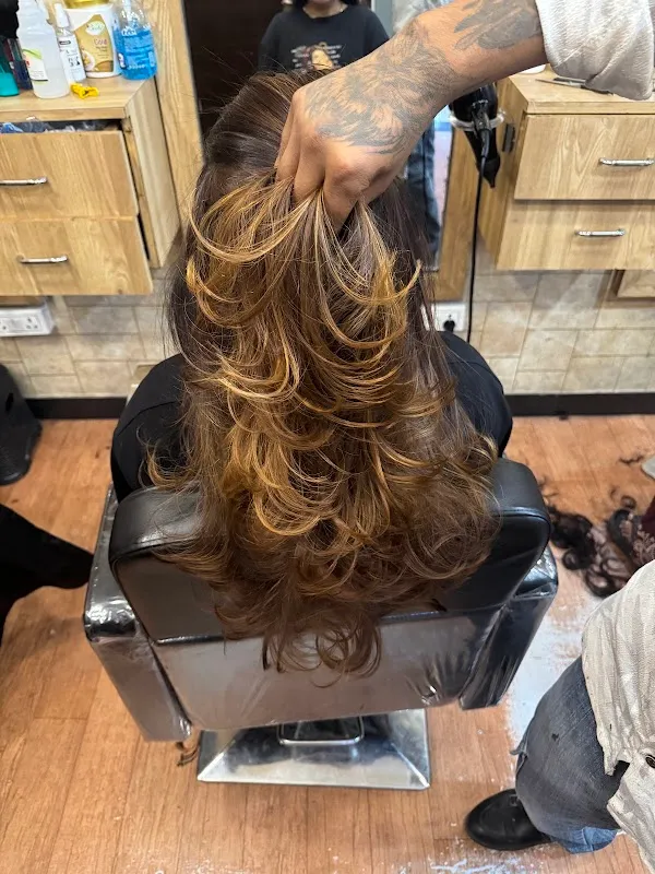 Clips N Cutz Hair & Beauty Unisex Salon