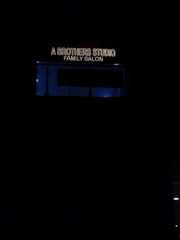 A BROTHERS STUDIO FAMILY SALON