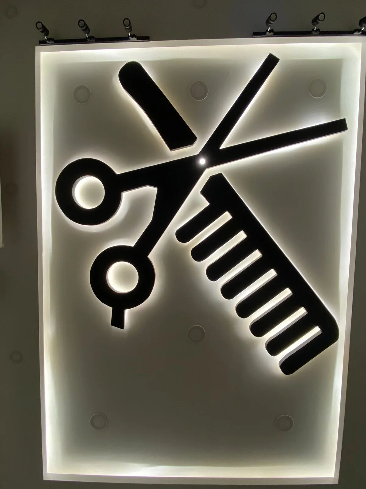 AM Salon