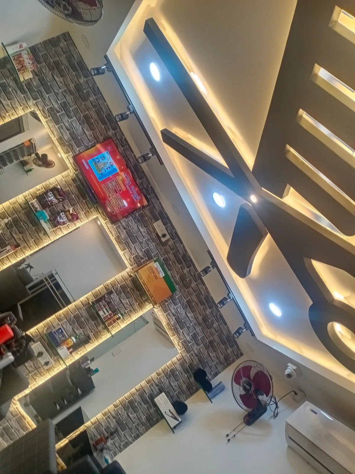 AM Salon