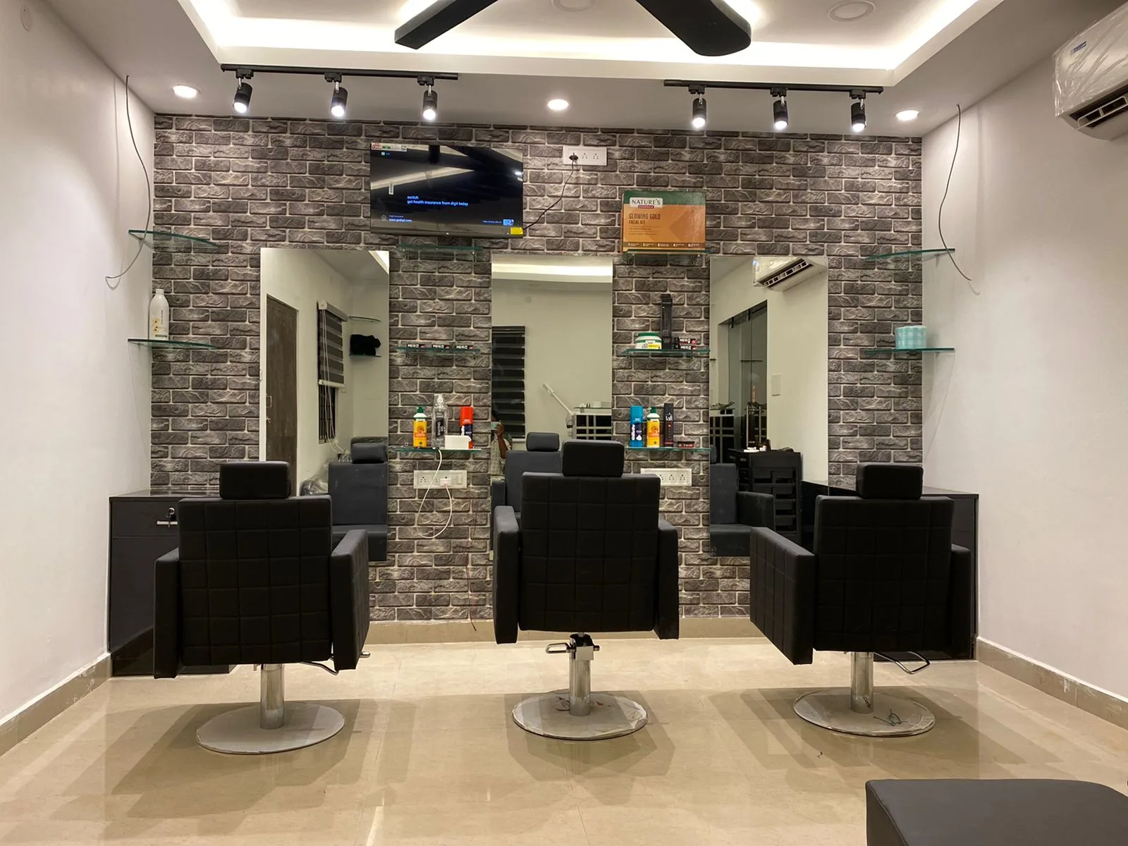 AM Salon