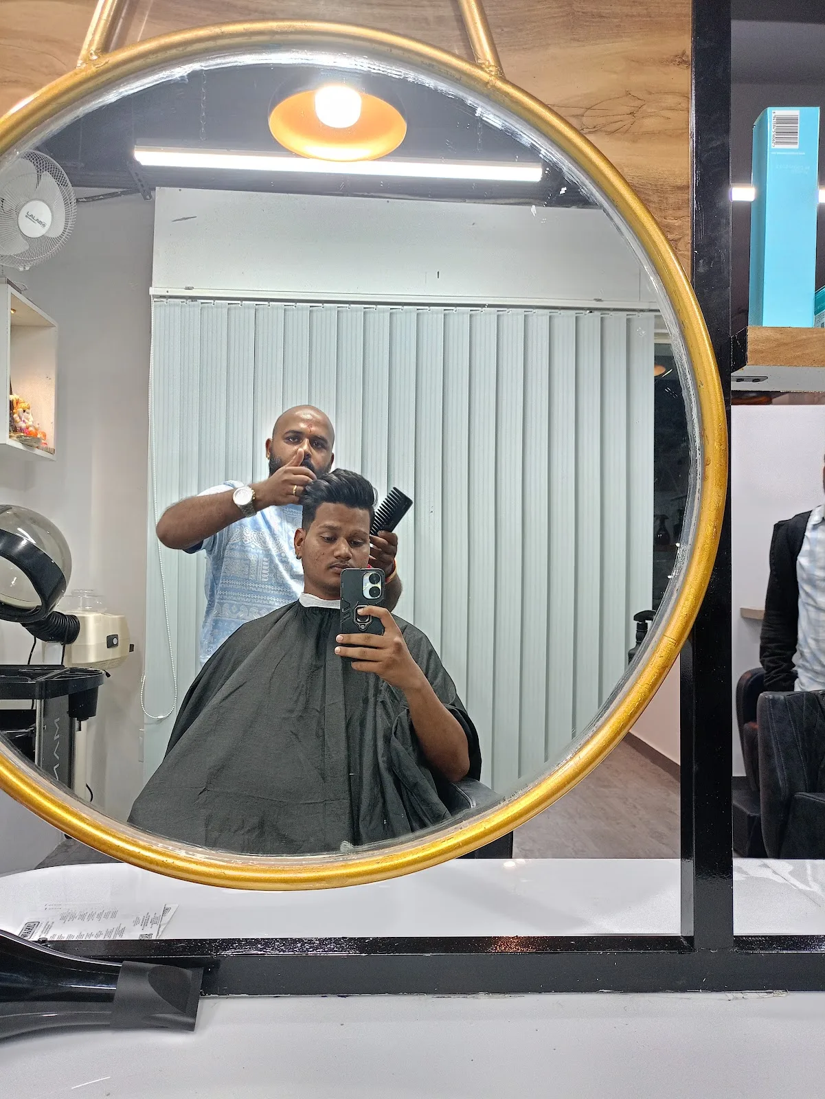 Juxtapose Unisex Salon