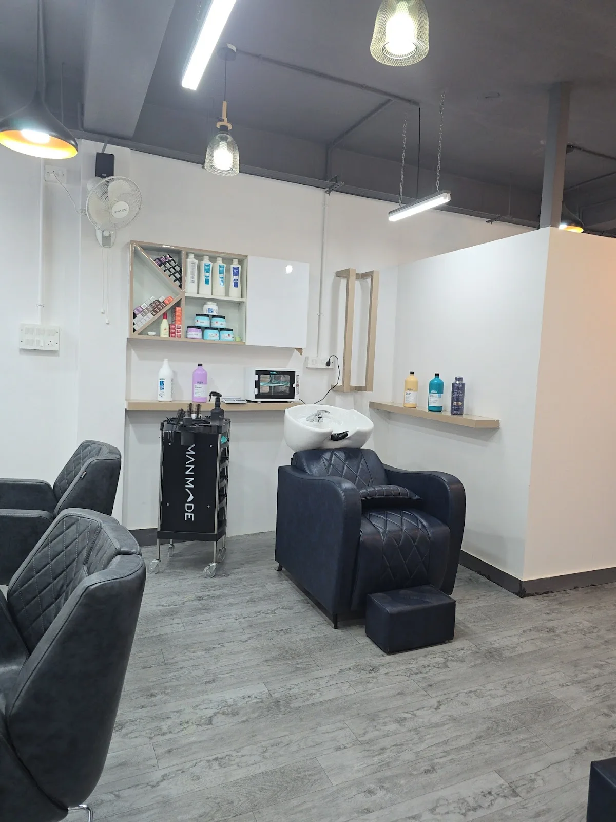 Juxtapose Unisex Salon