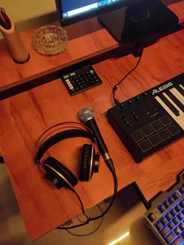 VIZEN MUSIC LAB & RECORDING STUDIO