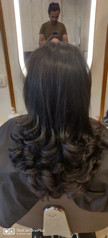 P Salon