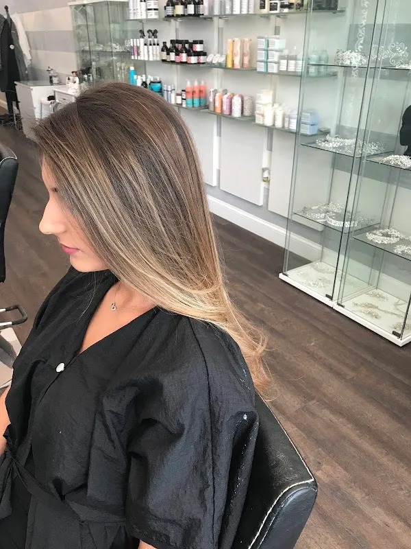 Mode De Vie Hair Studio